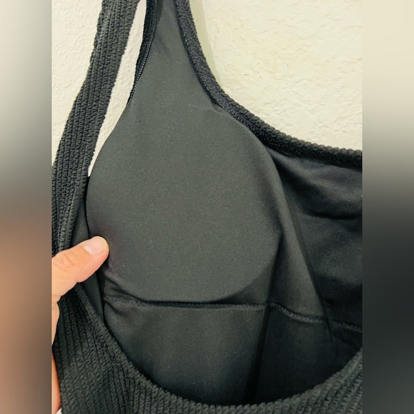 VICTORIA'S SECRET SWIM
Crinkle Scoop One-Piece Swimsuit size L NWT - Picture 5 of 11